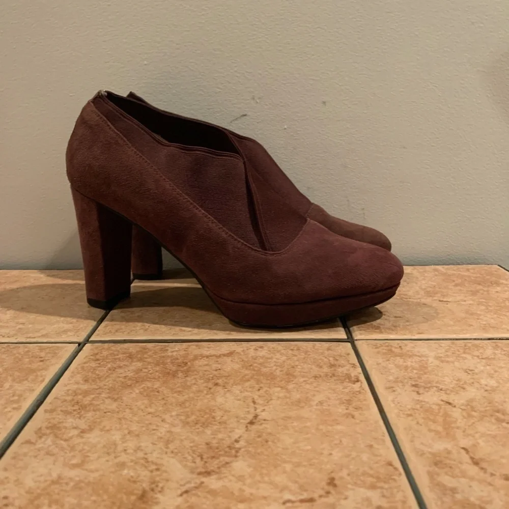 Clark Narrative Kendra Mix Suede Bootie in Aubergine size 7.5